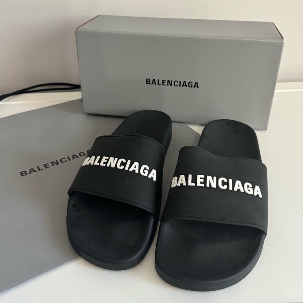 MEN'S POOL SLIDE SANDAL IN BLACK/WHITE